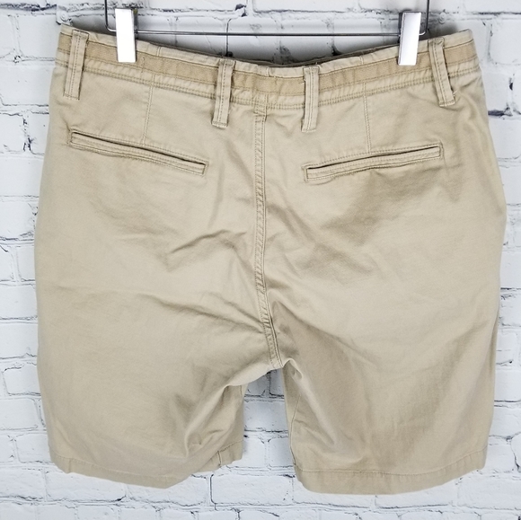 GAP | khaki 10 inch shorts - Picture 2 of 6